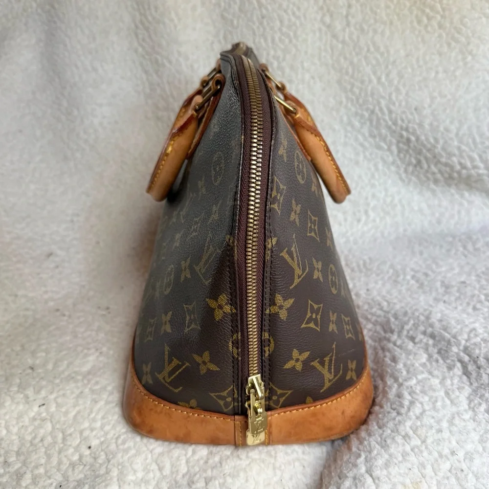 Louis Vuitton Alma PM Handbag - Picture 3 of 14